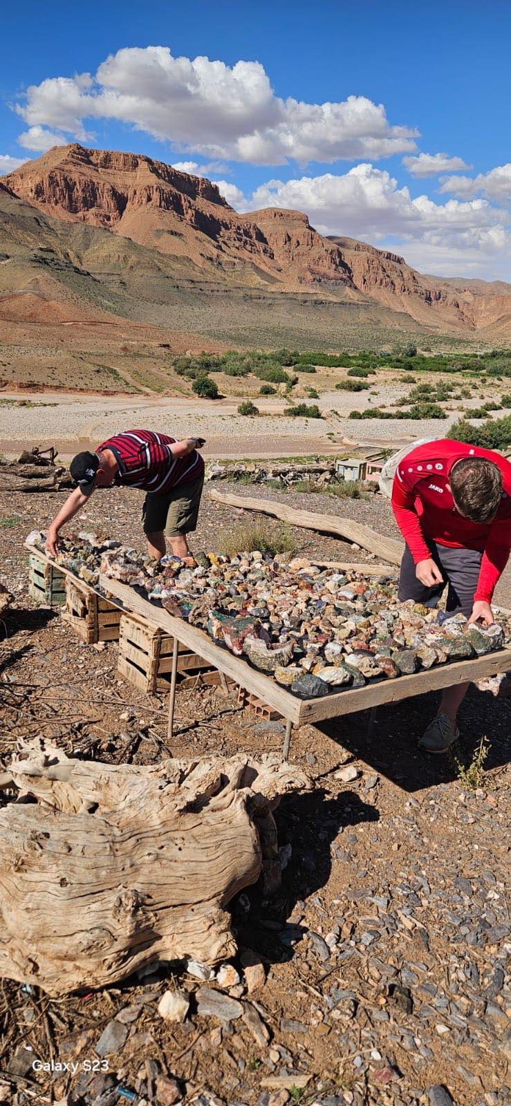 Marocká krajina s minerály